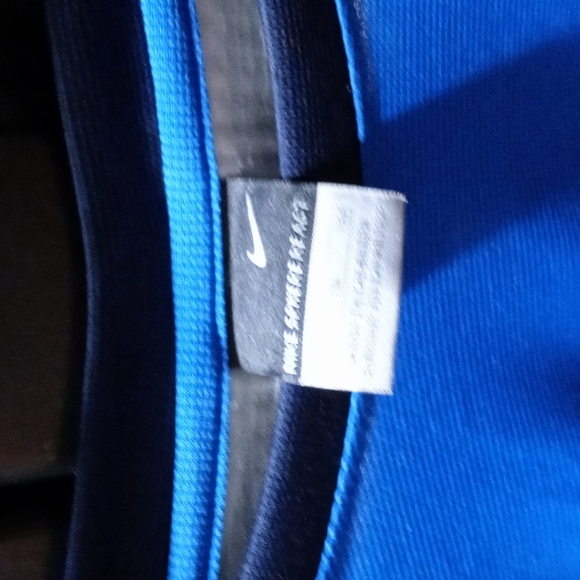 Nike Tennis Shirt - Picture 2 of 3